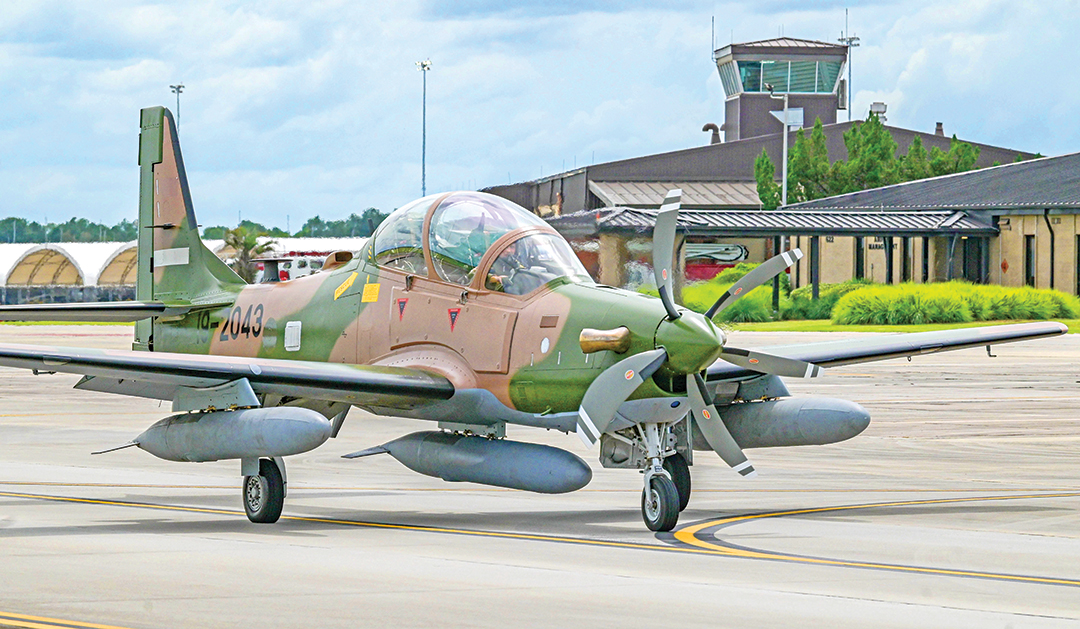 Avião Tucano de Combate 47 Peças